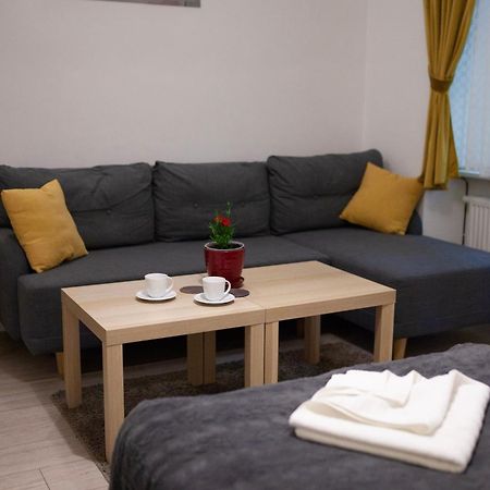 Lukas Guest Rooms Cracóvia Exterior foto
